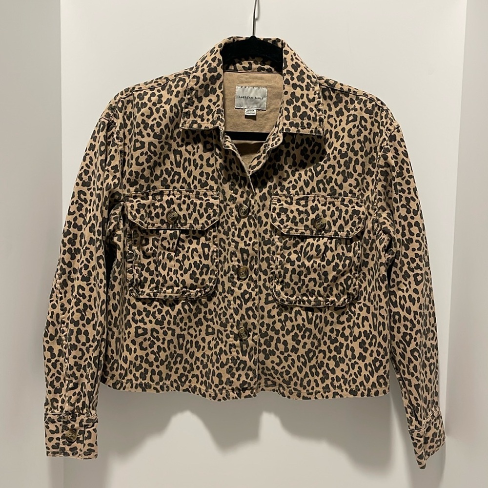 American Eagle Leopard Print Cropped Button Down … - image 1